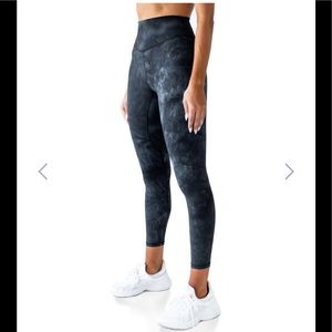 Kamo Fitness Ellyn Leggings 25" - Black Tie Dye